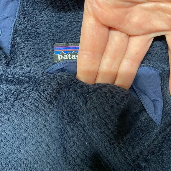 Women's navy blue Patagonia pull over - Picture 4 of 8